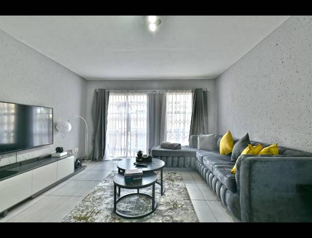 2 BEDROOM APARTMENT FOR SALE IN BRACKENDOWNS